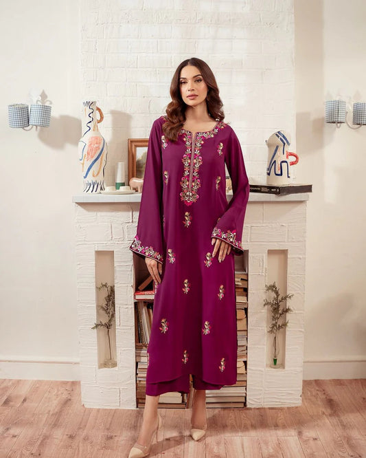 Rosebud Embroidered 2 pcs