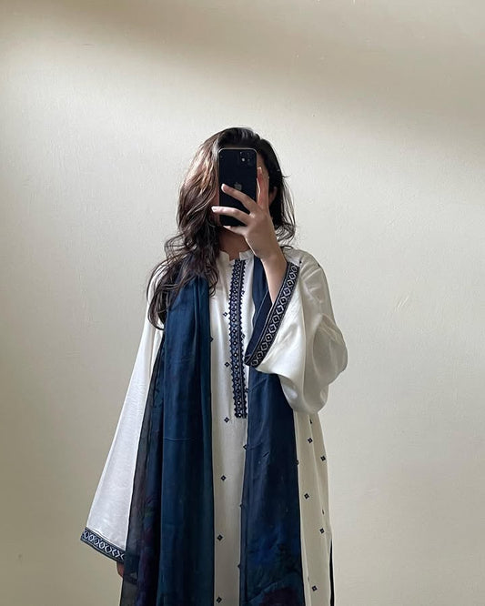 Vanzila Embroidered 2 pcs