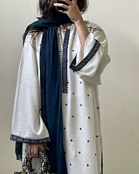 Vanzila Embroidered 2 pcs